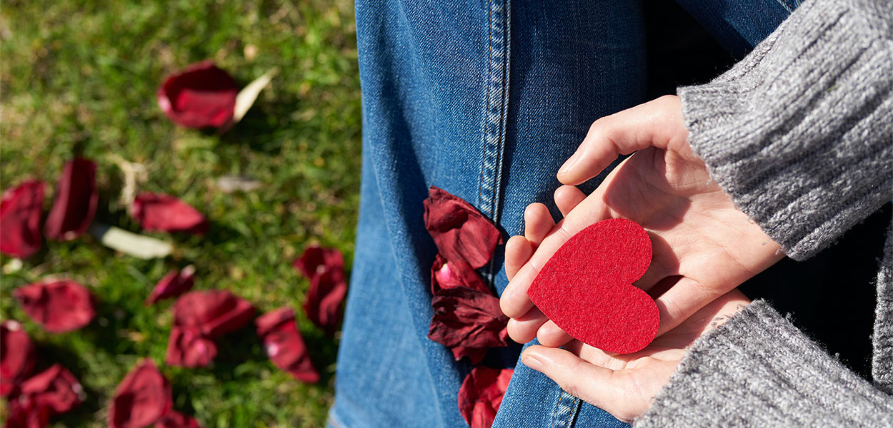 Heart in hands - Photo by Engin Akyurt from Pexels